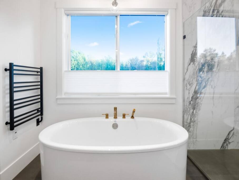 Willa The Fernridge Estate: 5Bd Family Retreat! Langley Zewnętrze zdjęcie
